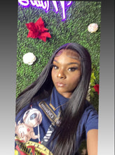 Load image into Gallery viewer, Straight lace frontal Wig
